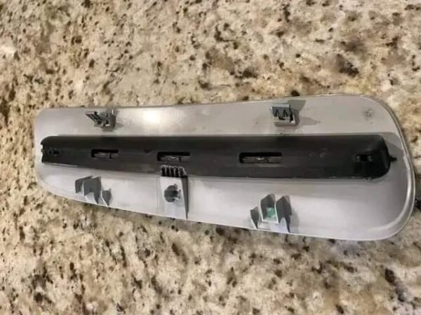 Hood vent - Image 2