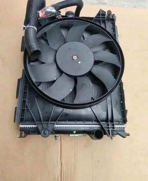 Radiator with cooling fan - Image 4