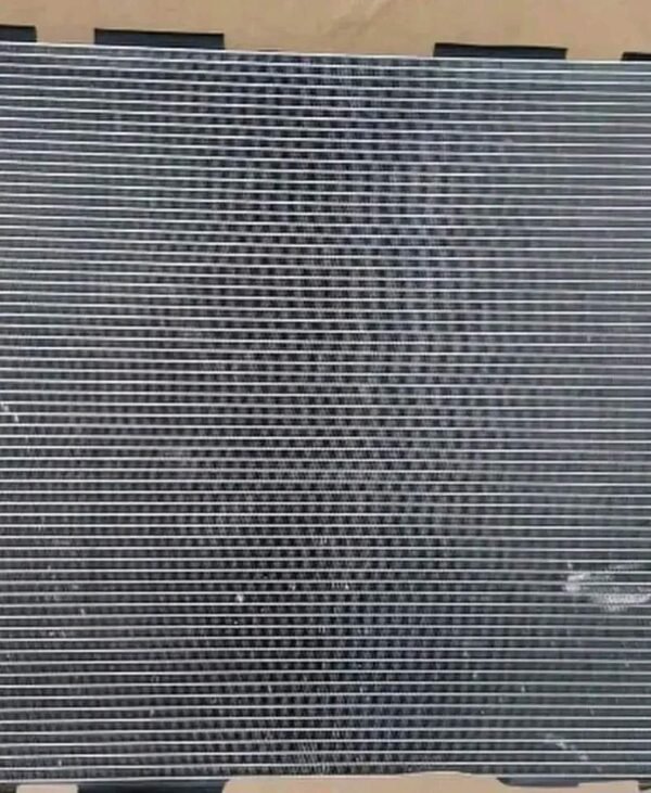 Radiator with cooling fan - Image 3