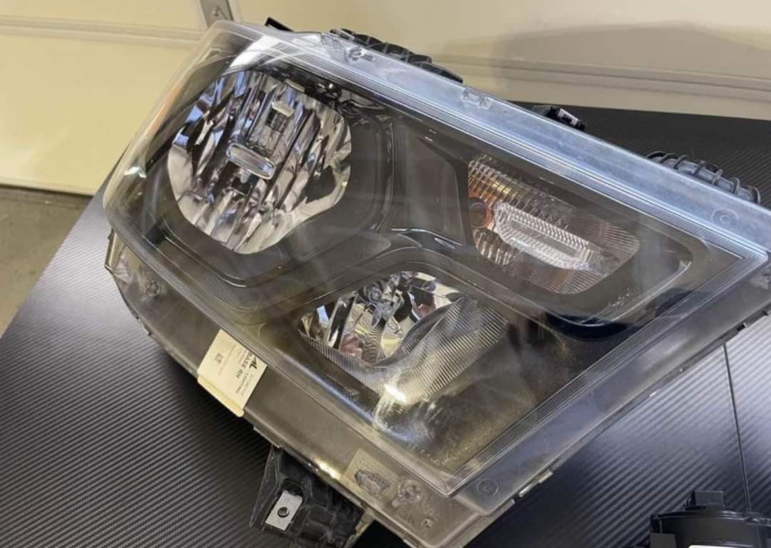 RAM bighorn Headlights/fog-lights