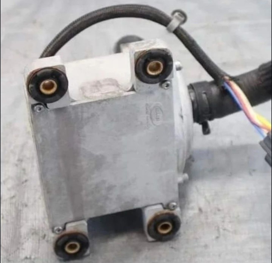 Auxiliary coolant pump